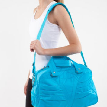 Fitness Bag “Essentials” You Can Do Without | Fitomorph.com. Fitness ...